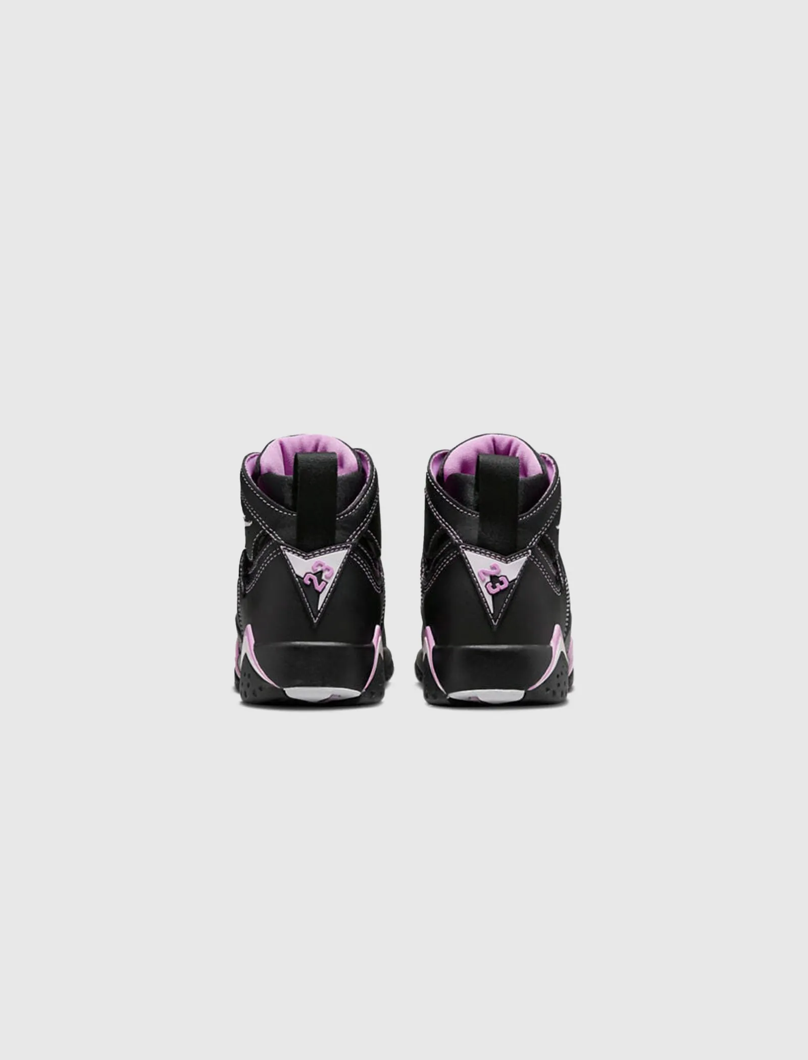 Air Jordan 7 Retro Barely Grape GS sneakers