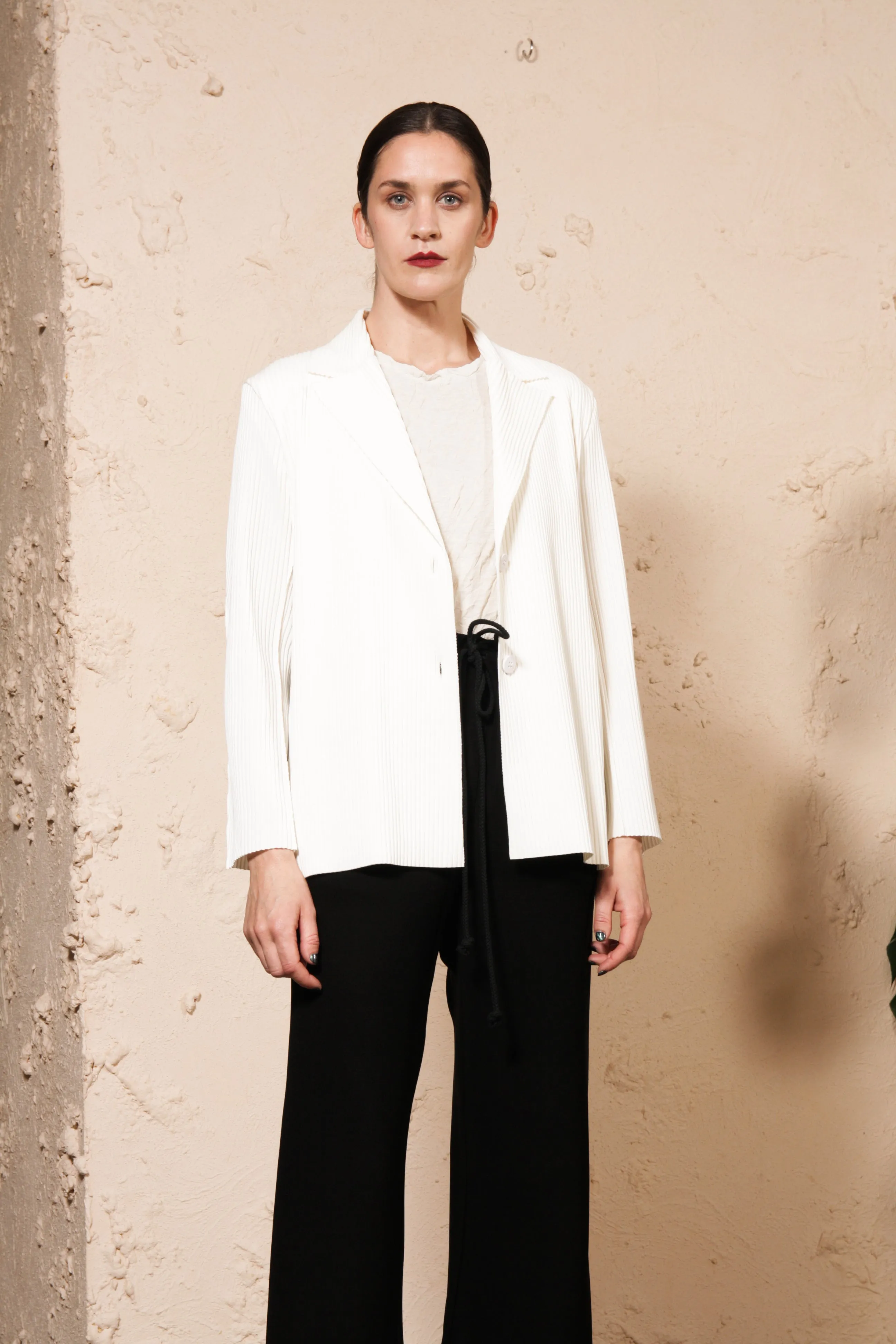 APOC Pleated Blazer Off White