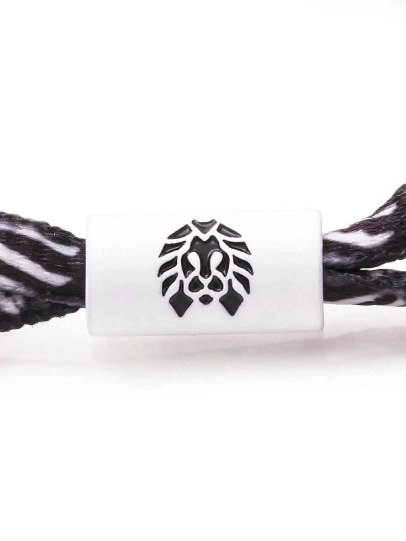 Braided bracelet with a grazed bite.