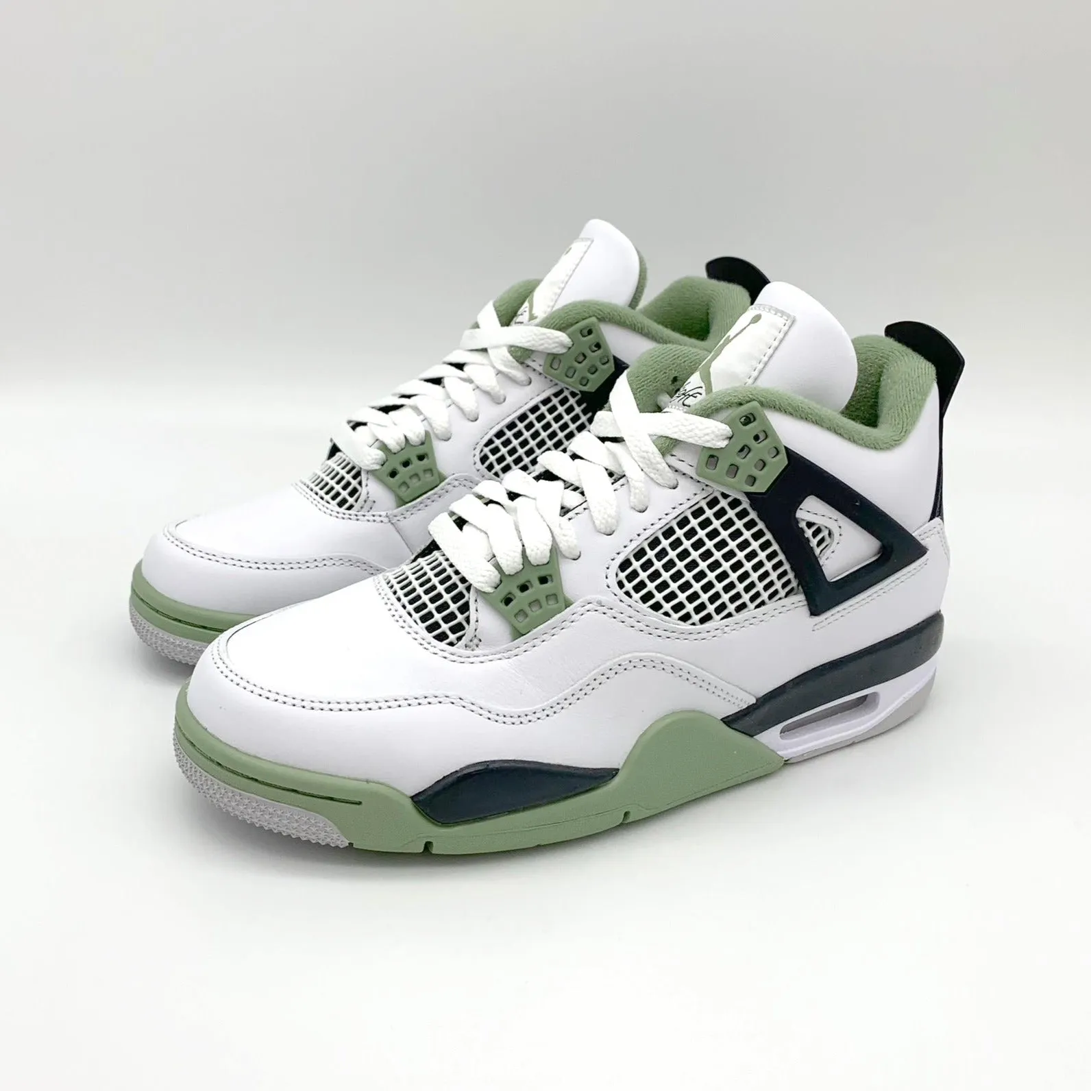 Jordan 4 Retro Seafoam sneakers