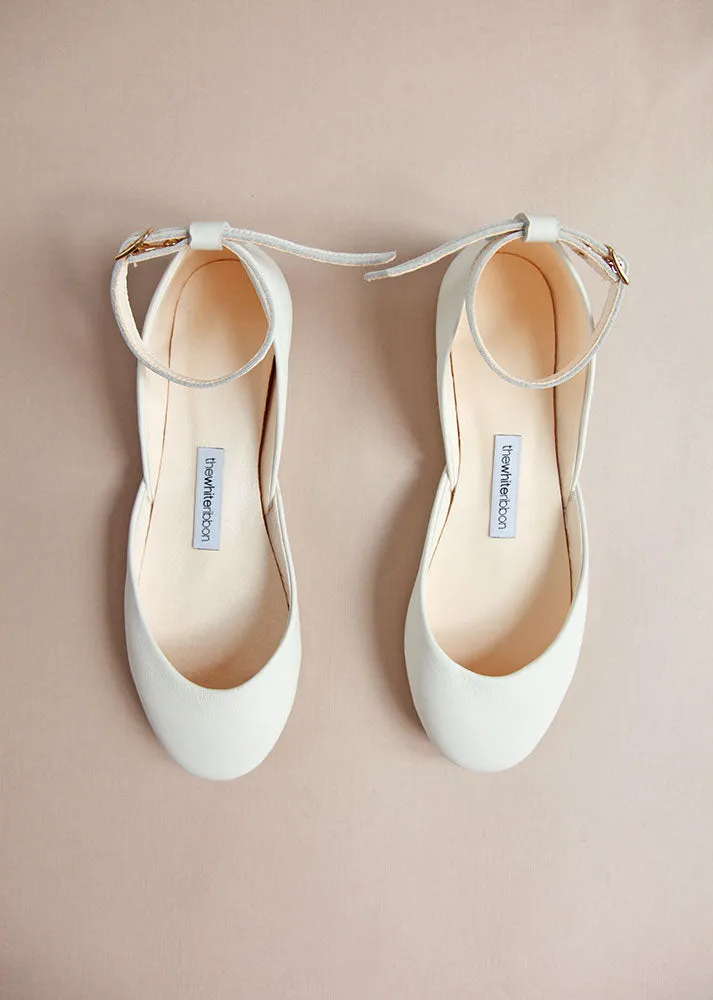 Luna ballet flats - light ivory: Elegant and comfortable ivory ballet flats.