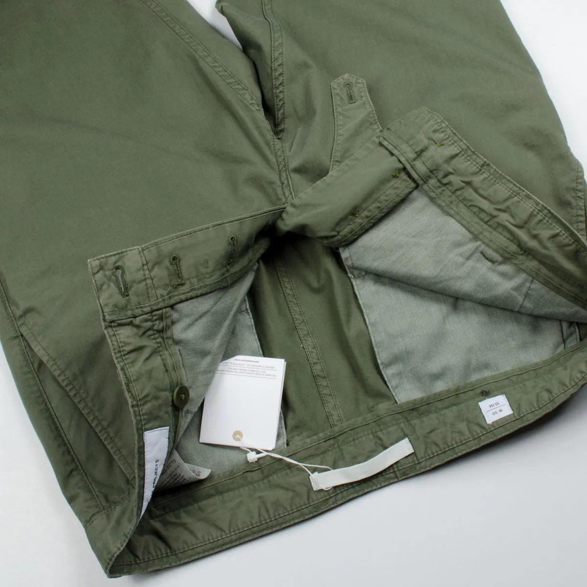 Norse Projects Aros Slim Light Twill Chinos Dried Olive.