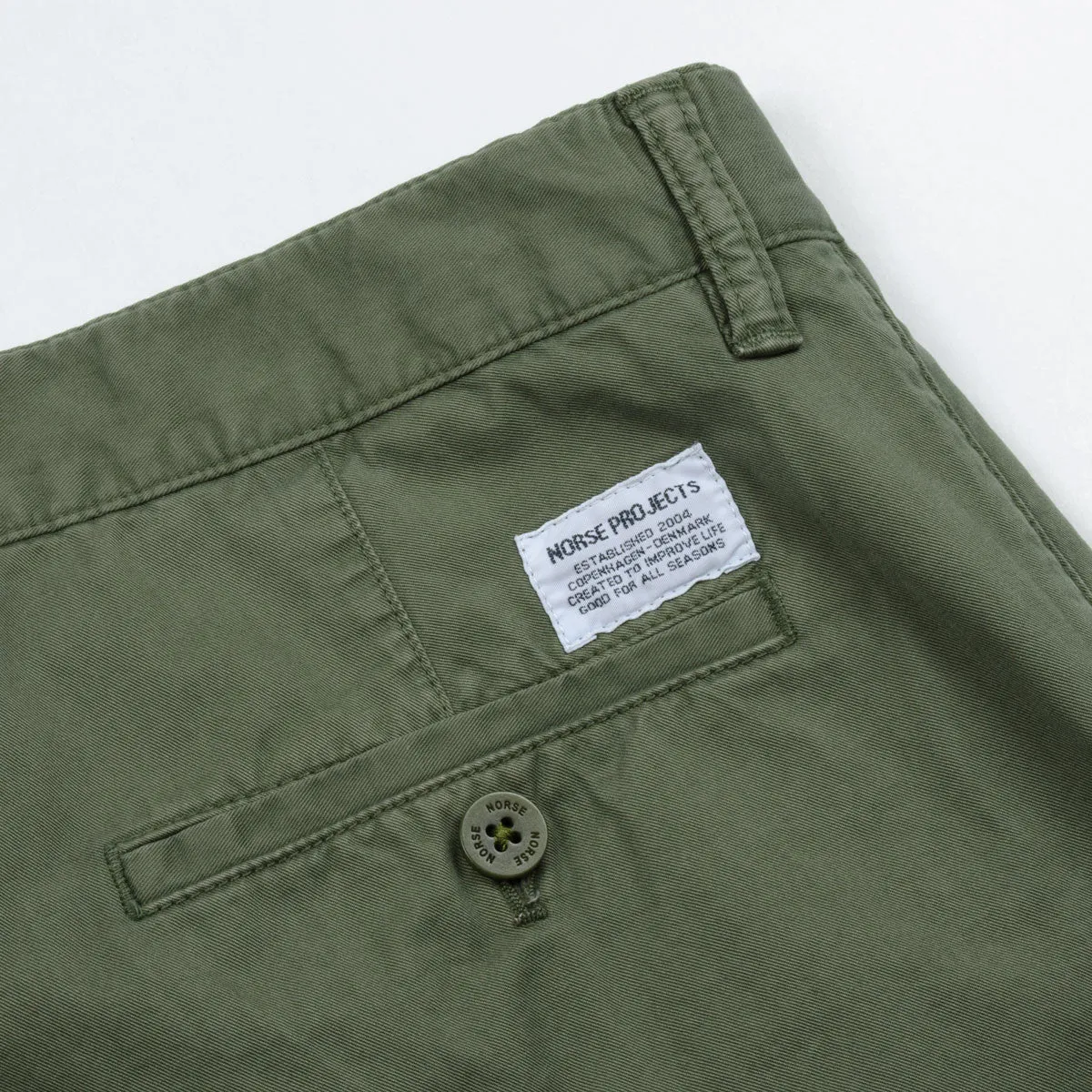 Norse Projects Aros Slim Light Twill Chinos Dried Olive.