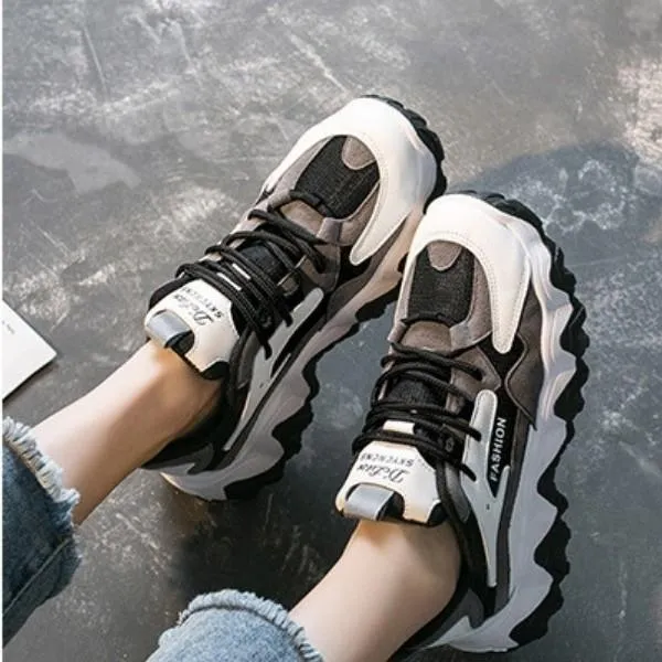 Platform casual sneakers