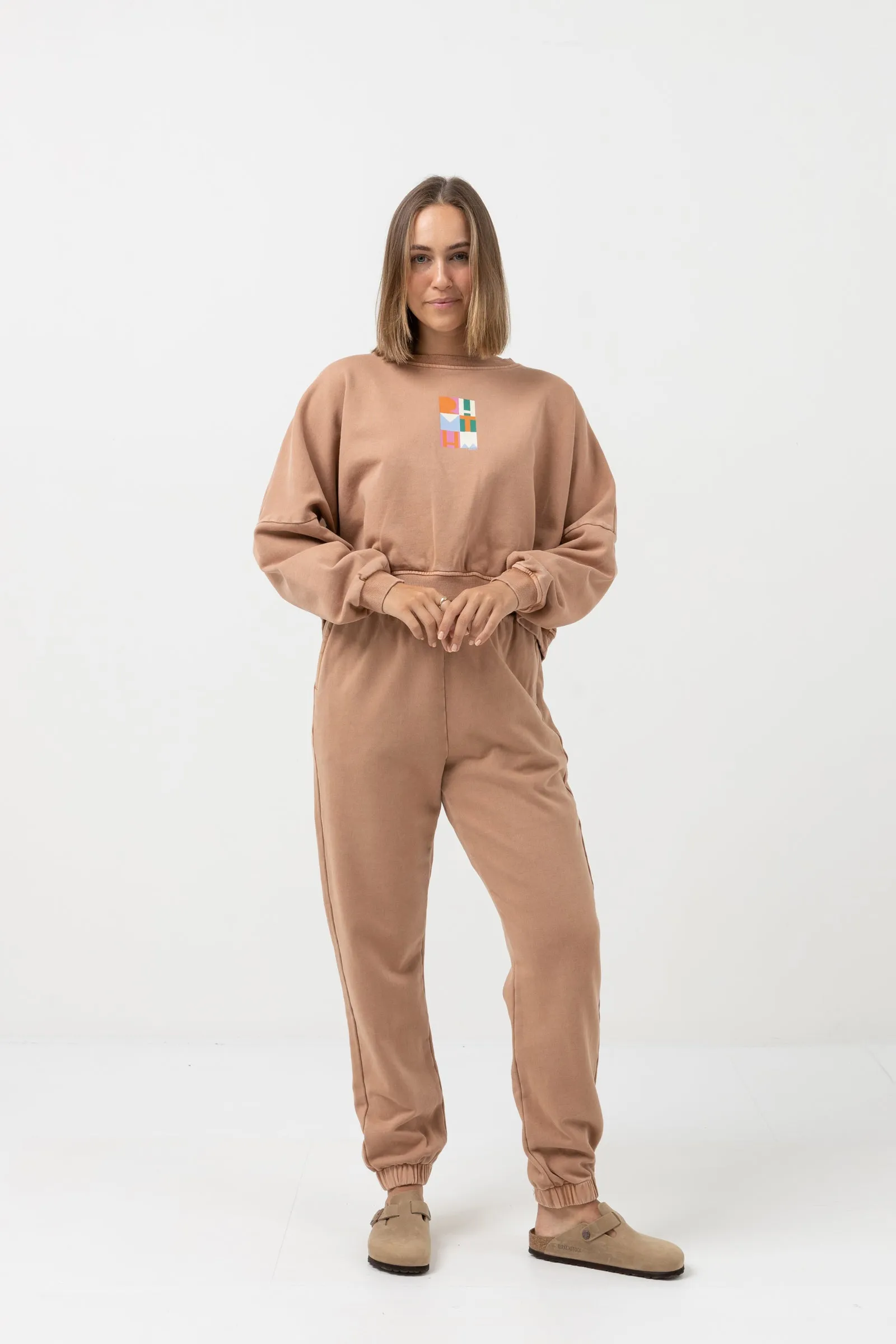 Stacked Fleece Caramel -  Top choice for cozy and stylish slouchy fit.