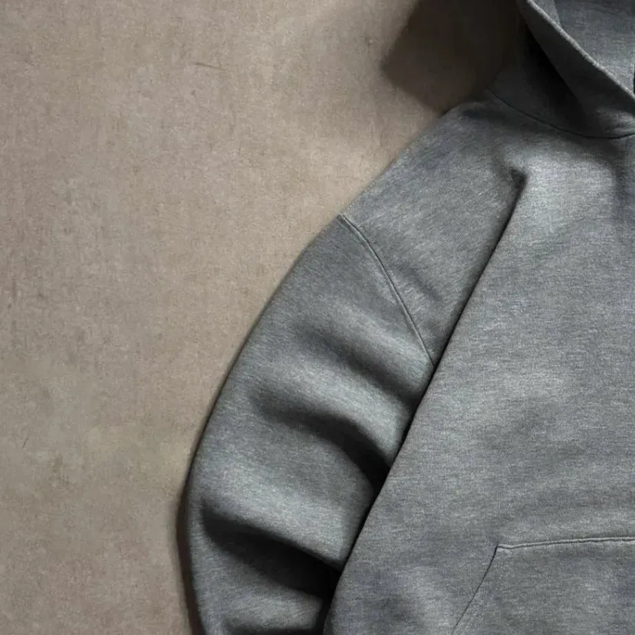 Vintage Russell Athletic Gray Hoodie - M