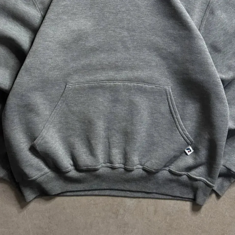 Vintage Russell Athletic Gray Hoodie - M